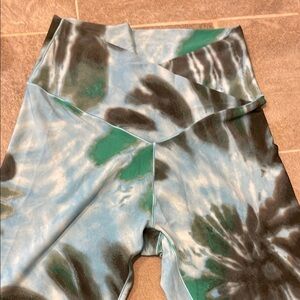 Aerie Soft tag less Tie-Dye Leggings - Blue and Green Rarely Worn, inseam 25”